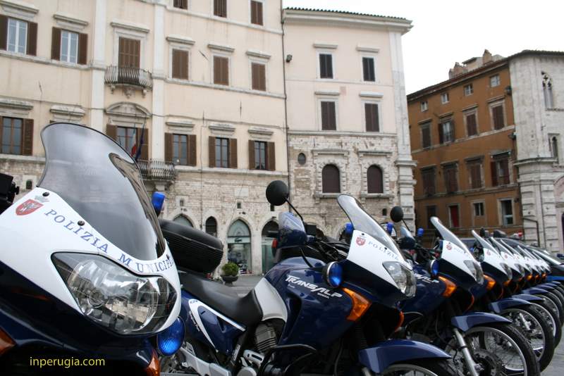 Perugia on Jan 22nd – City Police Showoff at the Fountain