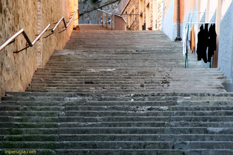 Perugia on Jan 17th – Drying Clothes on the Stairs